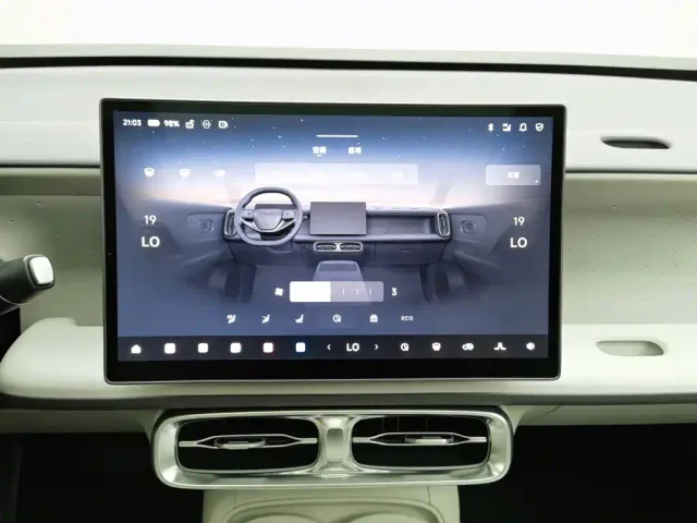 Leapmotor B10 — Фото автомобиля 12