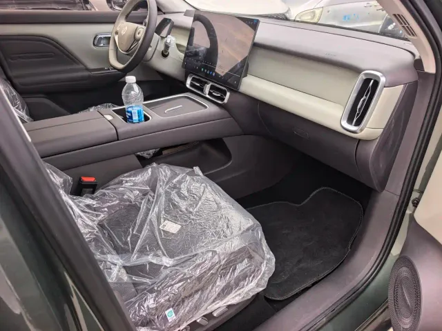 Leapmotor B10 — Фото автомобиля 10