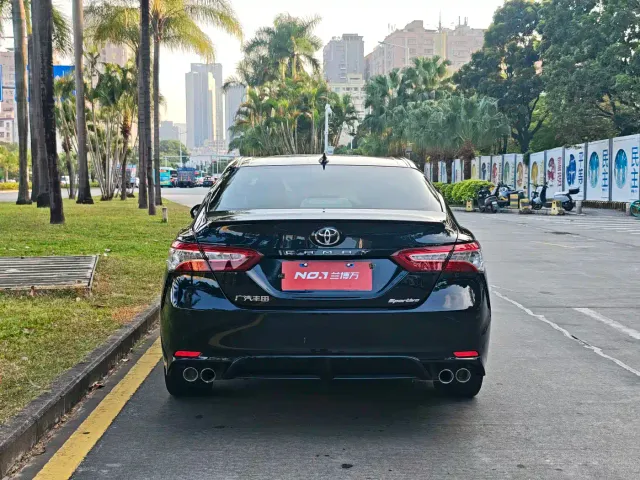 Toyota Camry — Фото автомобиля 5