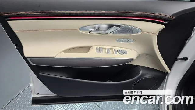 Genesis GV70 — Фото автомобиля 13