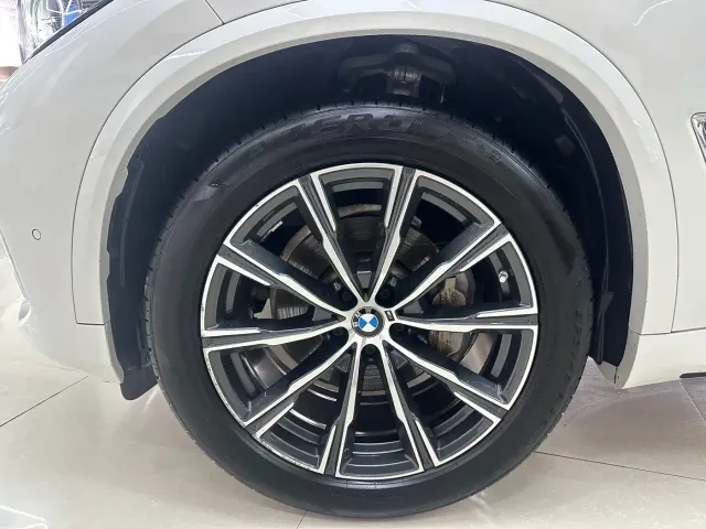 BMW X5 — Фото автомобиля 6