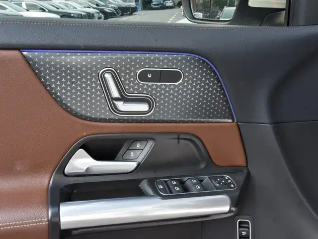 Mercedes-Benz EQA — Фото автомобиля 17