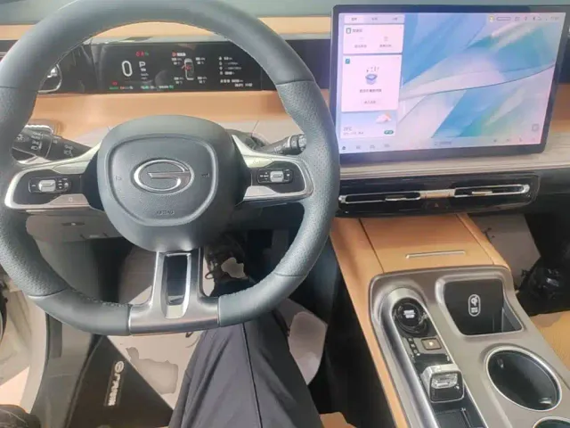 GAC Trumpchi E8 — Фото автомобиля 9