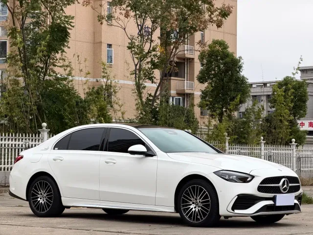 Mercedes-Benz C-Class — Фото автомобиля 3