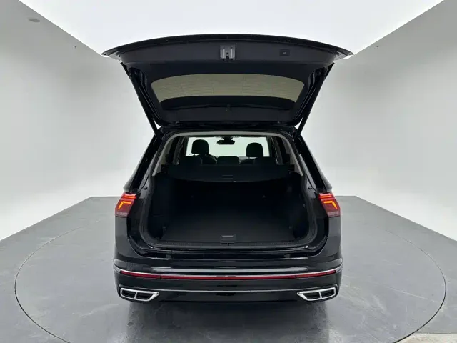 Volkswagen Tiguan L PHEV — Фото автомобиля 23