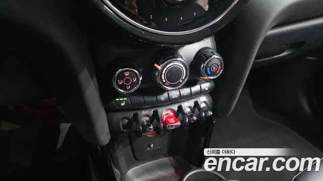Mini Cooper Cooper 5 дверей Classic — Фото автомобиля 16