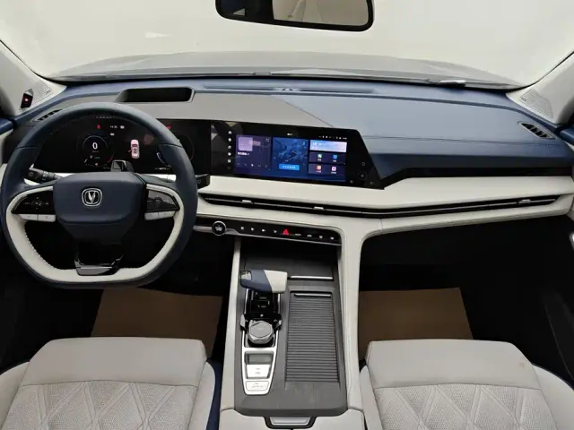 Changan CS75 Plus — Фото автомобиля 12