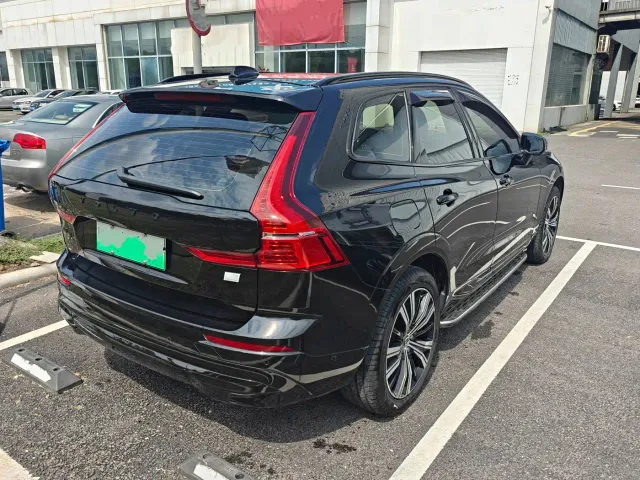 Volvo XC60 — Фото автомобиля 4