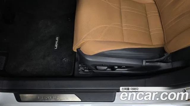 Lexus ES — Фото автомобиля 8