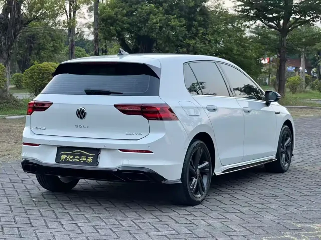 Volkswagen Golf — Фото автомобиля 5