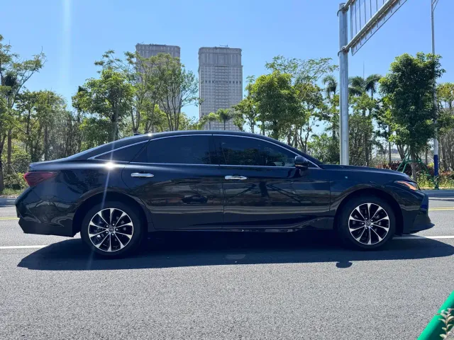 Toyota Avalon — Фото автомобиля 6
