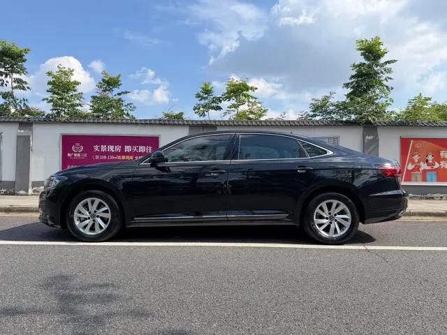 Volkswagen Passat — Фото автомобиля 7