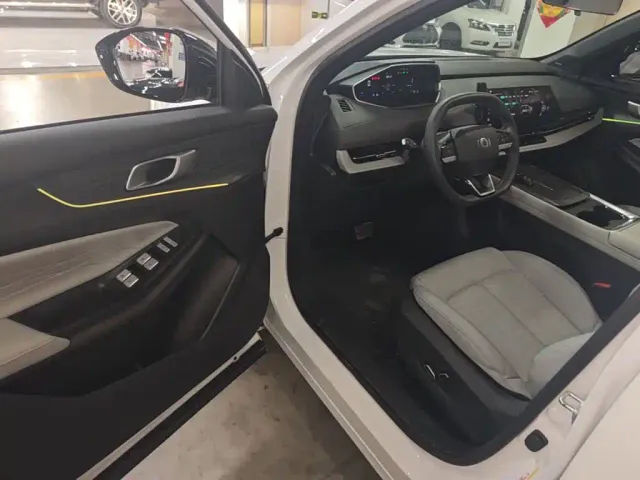 Changan Qiyuan Q05 — Фото автомобиля 15