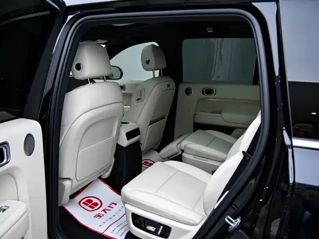 Li Auto L9 — Фото автомобиля 14