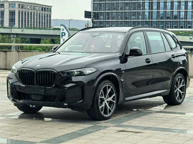 Фотография автомобиля — BMW X5