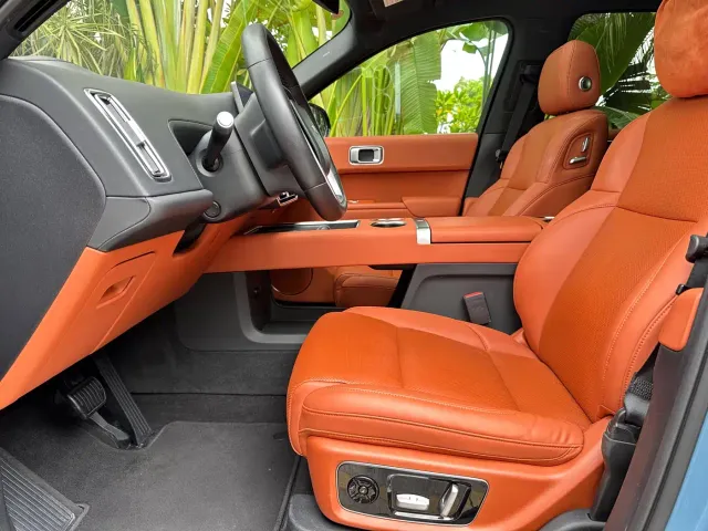 Li Auto L8 — Фото автомобиля 9
