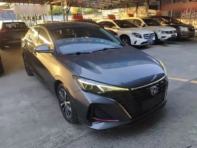 Changan Eado — Фото автомобиля 3