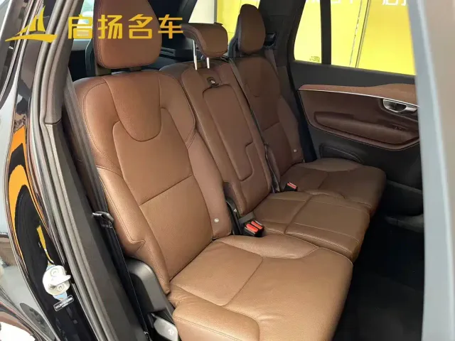 Volvo XC90 — Фото автомобиля 7