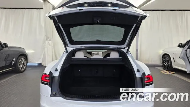 Tesla Model S — Фото автомобиля 7