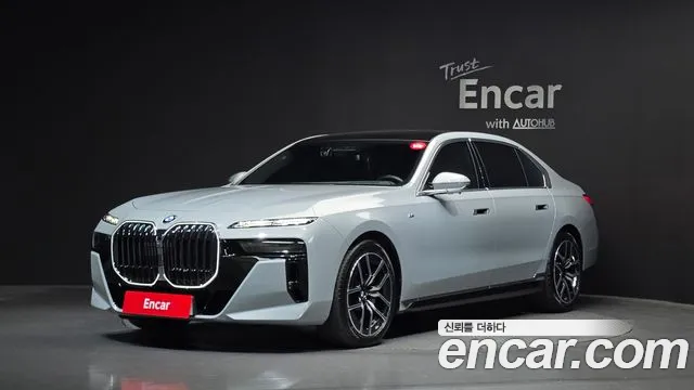 Фотография автомобиля — BMW 7 Series G70