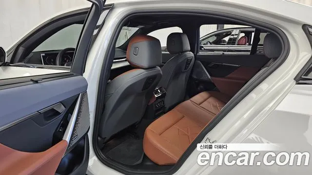 BMW 5 Series G60 — Фото автомобиля 18