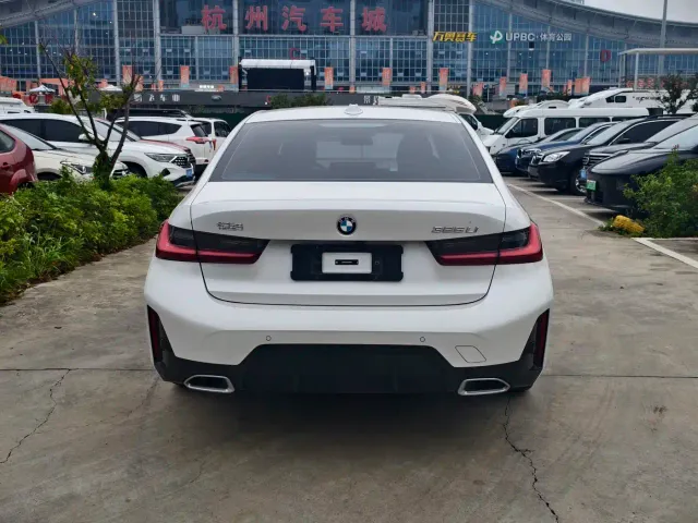 BMW 3 Series — Фото автомобиля 5