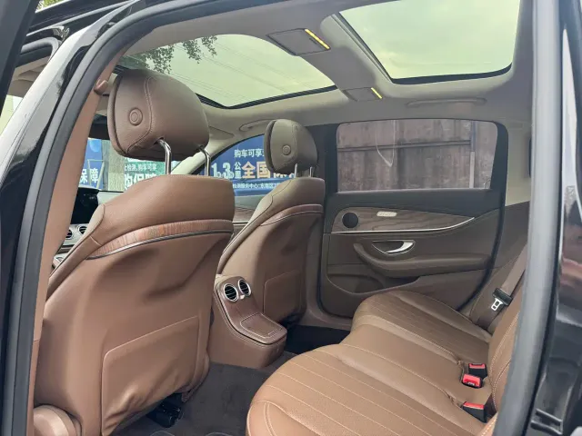 Mercedes-Benz E-Class — Фото автомобиля 7