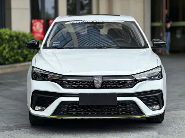 Roewe i5 — Фото автомобиля 3