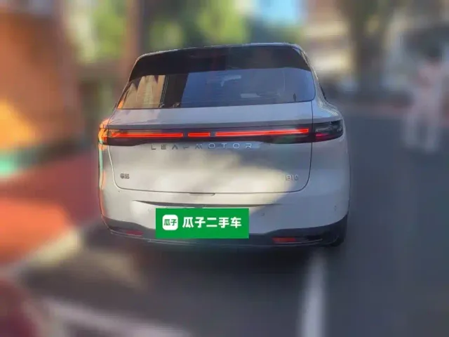 Leapmotor B10 — Фото автомобиля 3