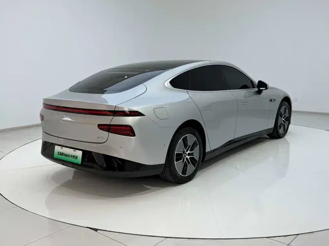 Xpeng P7 — Фото автомобиля 22