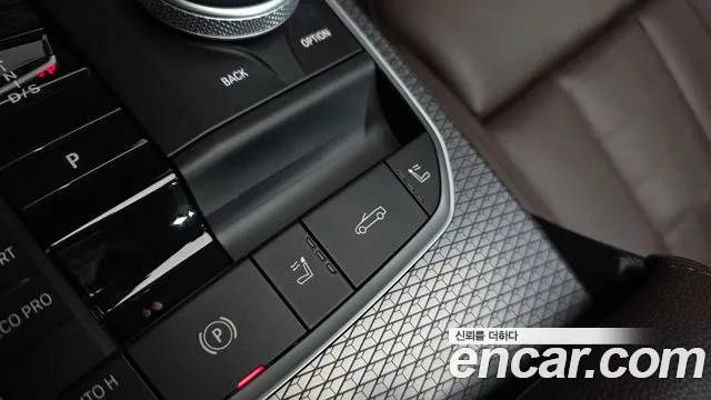BMW 4 Series G22 — Фото автомобиля 22