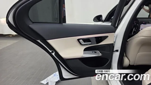 Mercedes-Benz E-Class — Фото автомобиля 21