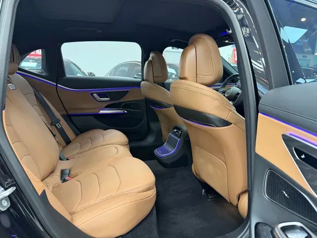Mercedes-Benz E-Class — Фото автомобиля 12