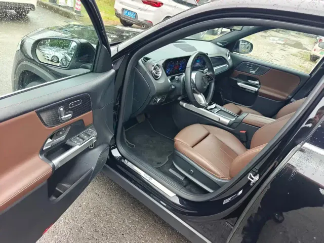 Mercedes-Benz EQB — Фото автомобиля 5