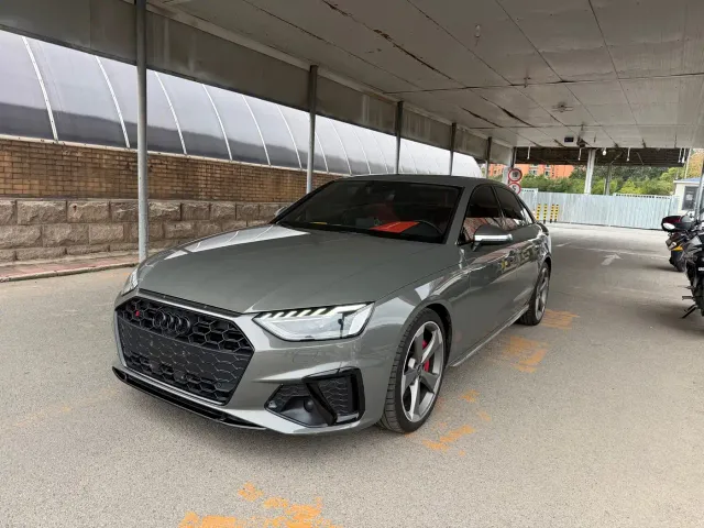Фотография автомобиля — Audi S4