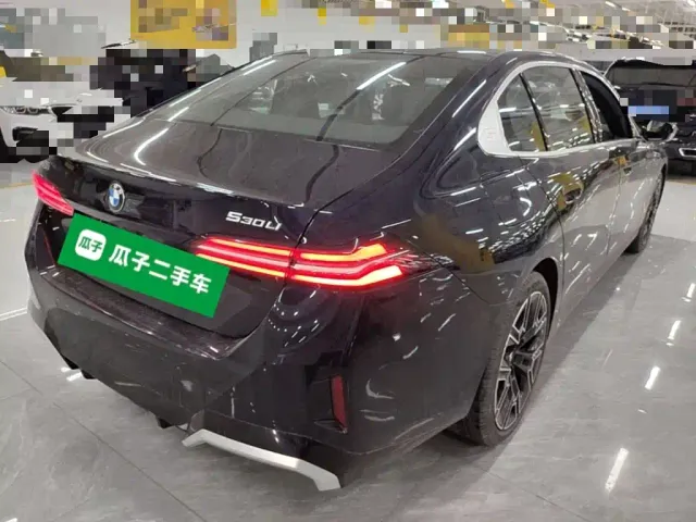 BMW 5 Series — Фото автомобиля 6