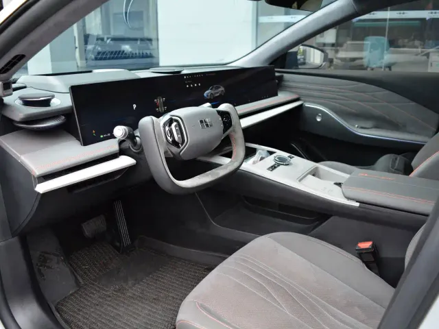 Geely Galaxy E8 — Фото автомобиля 12