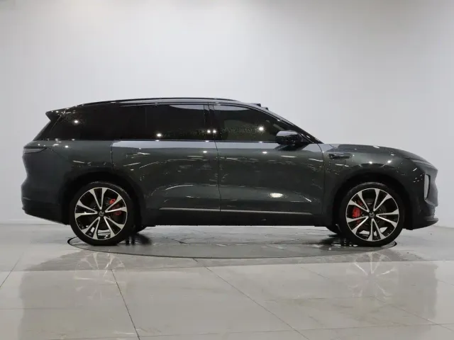 Nio ES8 — Фото автомобиля 8