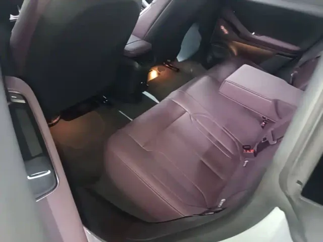 Nio ET5 Touring — Фото автомобиля 16