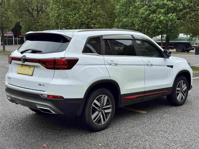 Changan CS75 — Фото автомобиля 5