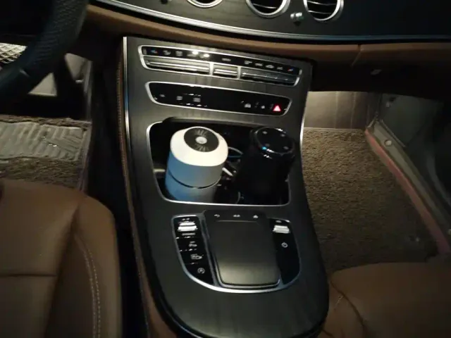 Mercedes-Benz E-Class — Фото автомобиля 16