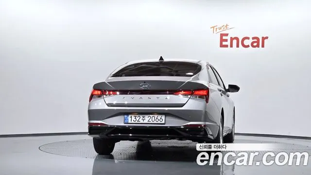 Hyundai Avante CN7 — Фото автомобиля 4