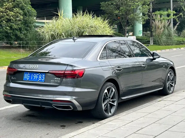 Audi A4L — Фото автомобиля 4