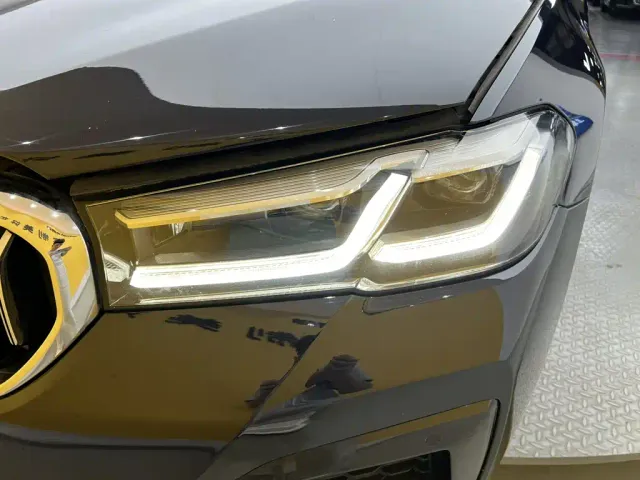 BMW 5 Series — Фото автомобиля 8