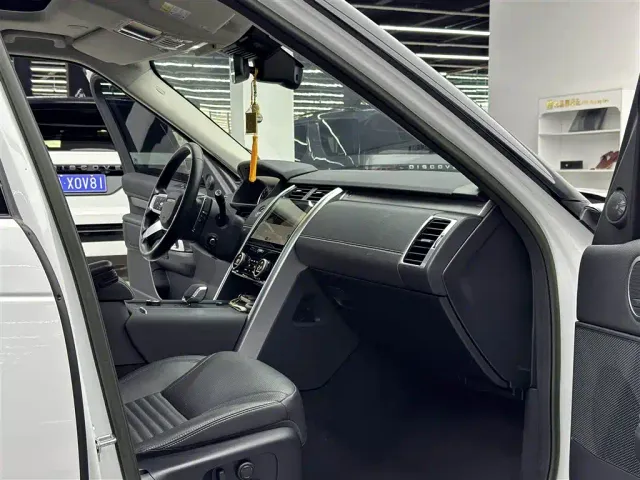 Land Rover Discovery — Фото автомобиля 8