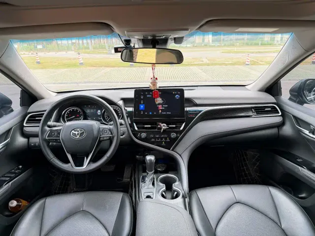 Toyota Camry — Фото автомобиля 9