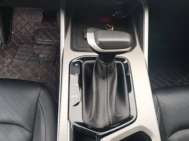 Geely Emgrand — Фото автомобиля 13