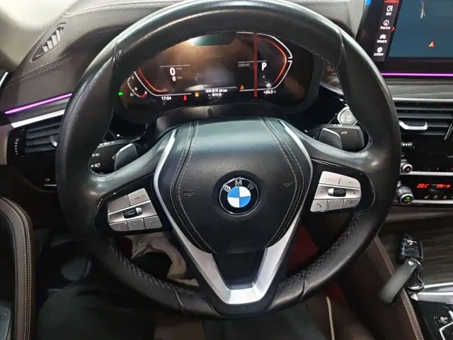 BMW 5 Series — Фото автомобиля 10