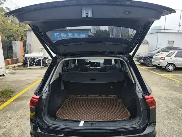 Volkswagen Tiguan L — Фото автомобиля 18