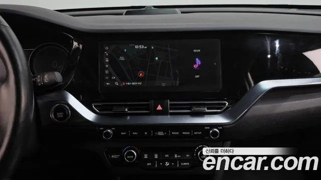 Kia Niro — Фото автомобиля 18